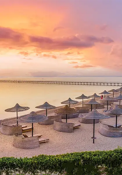 Sonnenschirme am Strand von Hurghada