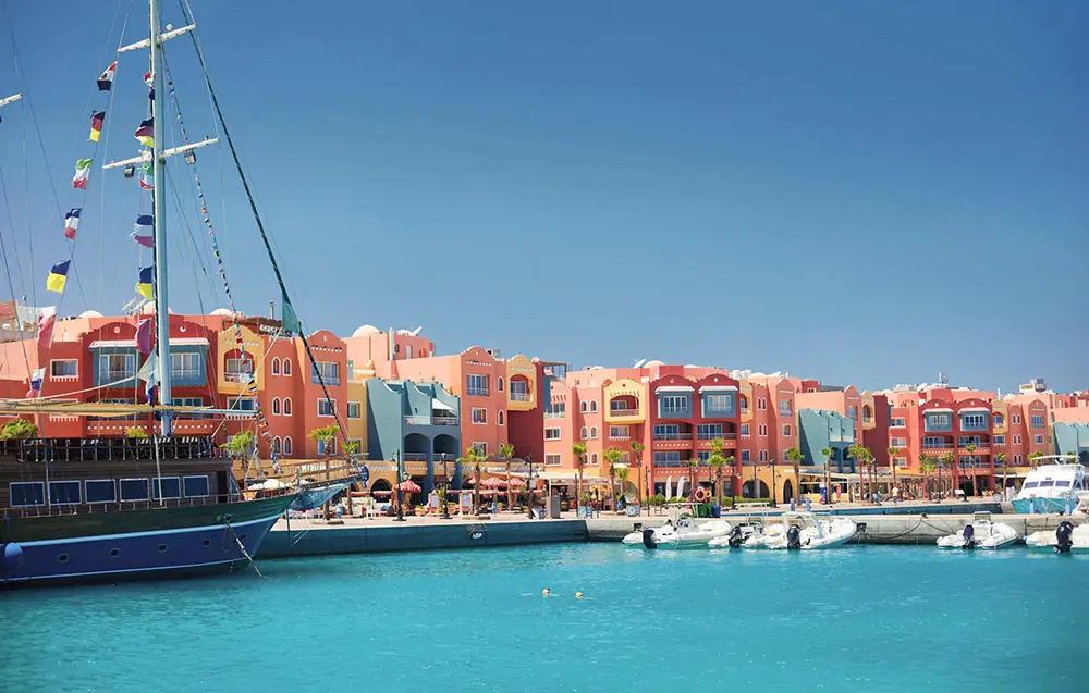 Ein Hafen in der Bucht von Hurghada City.